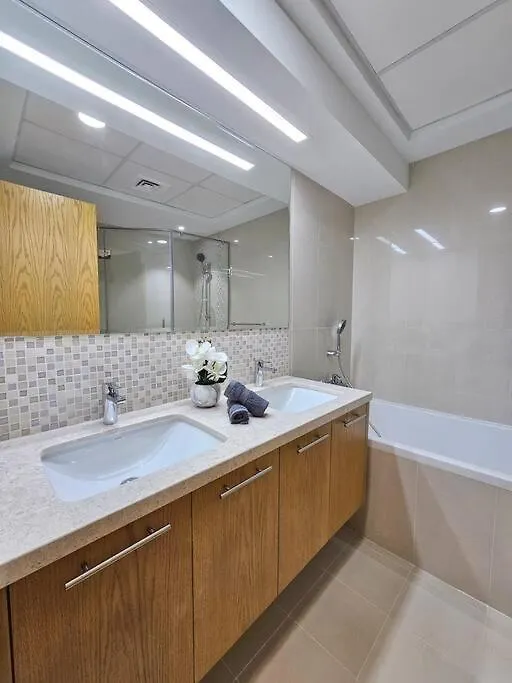 Luxury Downtown Apartment With Burj Khalifa View ドバイ アラブ首長国連邦
