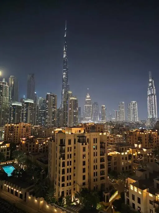 Luxury Downtown Apartment With Burj Khalifa View ドバイ